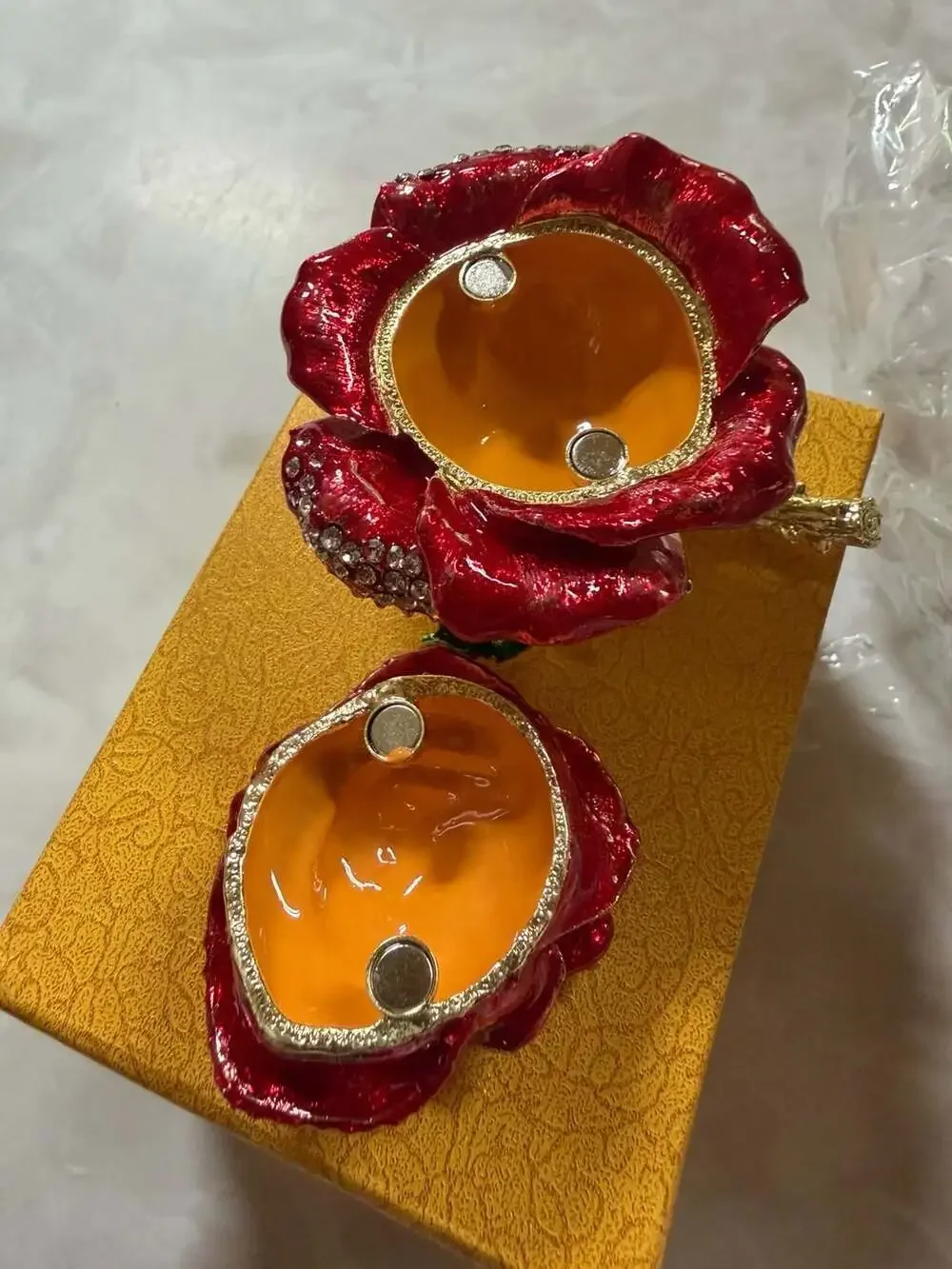 QIFU Red Rose Enameled Hinged Jewelry Trinket Box with Rhinestones
